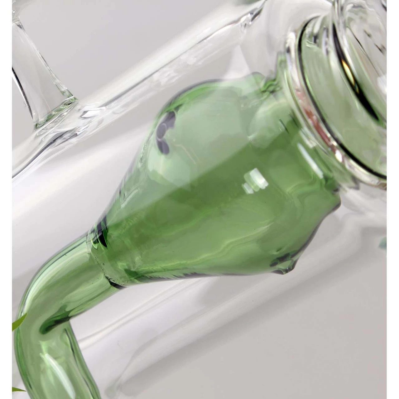 Black Leaf Recycle Bong With Drum Perco Green 5 Black Leaf Recycle Bong With Drum Perco Green - Image 3